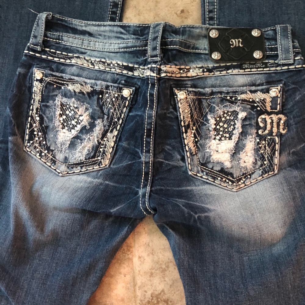 RARE!!! Miss Me Factory Distressed *BLING* Size 29